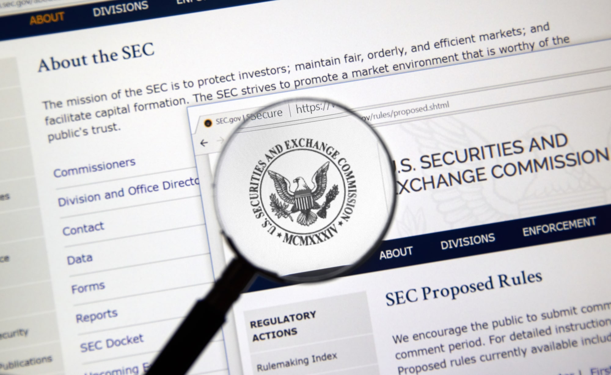 SEC threatens to sue Coinbase over new crypto product