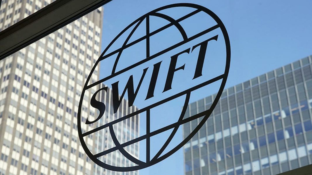 SWIFT tie-ups with Chainlink to develop a cross-chain crypto transfer project
