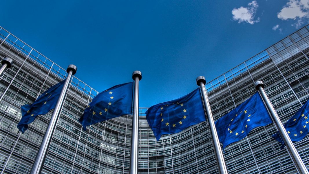 EU Commission urged to prepare for blockchain and AI integration